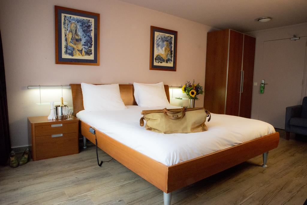 Strandhotel Bos En Duin Oostkapelle Oda fotoğraf
